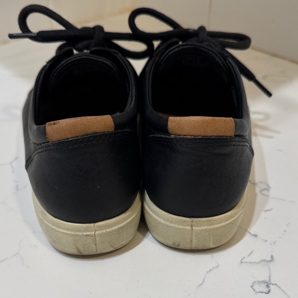 Ecco Women's Black Sneakers size: 9 - Picture 3 of 10